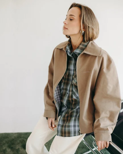 Bomberio striukė, smėlinė